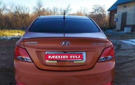 Hyundai Solaris II рестайлинг, 2015 год, 1 300 000 рублей, 3 фотография