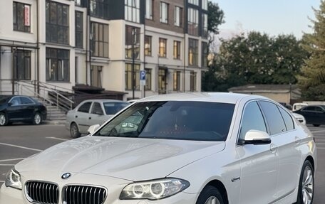 BMW 5 серия, 2016 год, 2 800 000 рублей, 2 фотография