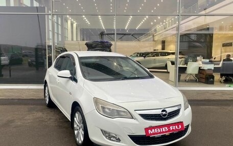 Opel Astra J, 2011 год, 749 000 рублей, 2 фотография