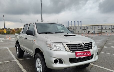 Toyota Hilux VII, 2013 год, 2 100 000 рублей, 2 фотография