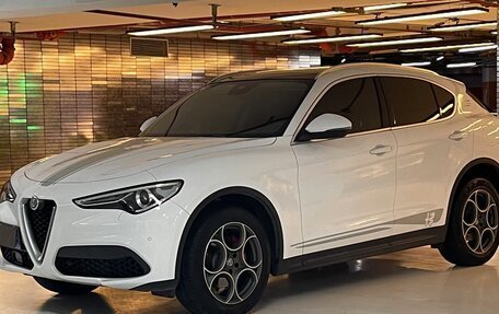 Alfa Romeo Stelvio, 2020 год, 4 000 000 рублей, 2 фотография