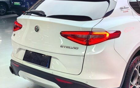 Alfa Romeo Stelvio, 2020 год, 4 000 000 рублей, 6 фотография