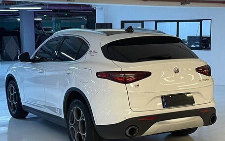 Alfa Romeo Stelvio, 2020 год, 4 000 000 рублей, 5 фотография