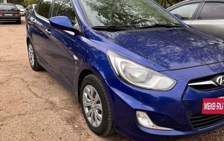 Hyundai Solaris II рестайлинг, 2012 год, 920 000 рублей, 2 фотография