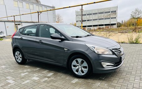 Hyundai Solaris II рестайлинг, 2015 год, 1 020 000 рублей, 2 фотография