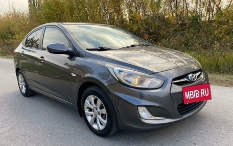 Hyundai Solaris II рестайлинг, 2012 год, 876 000 рублей, 3 фотография