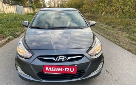 Hyundai Solaris II рестайлинг, 2012 год, 876 000 рублей, 2 фотография