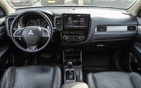 Mitsubishi Outlander III рестайлинг 3, 2013 год, 1 720 000 рублей, 13 фотография