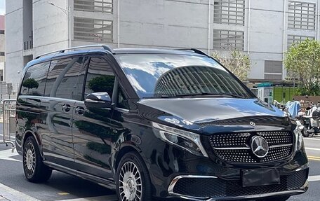 Mercedes-Benz V-Класс, 2021 год, 5 690 000 рублей, 2 фотография