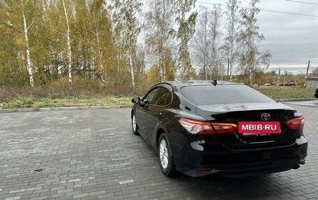 Toyota Camry, 2019 год, 2 900 000 рублей, 10 фотография