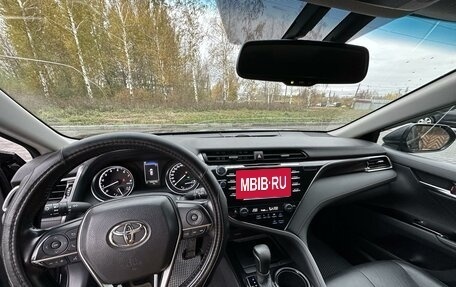 Toyota Camry, 2019 год, 2 900 000 рублей, 18 фотография