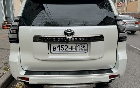 Toyota Land Cruiser Prado 150 рестайлинг 2, 2021 год, 7 150 000 рублей, 3 фотография