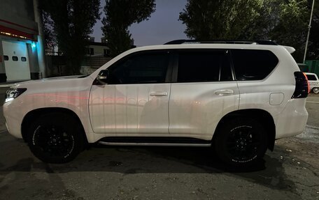 Toyota Land Cruiser Prado 150 рестайлинг 2, 2021 год, 7 150 000 рублей, 11 фотография