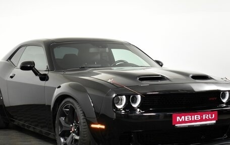 Dodge Challenger III рестайлинг 2, 2019 год, 4 750 000 рублей, 3 фотография