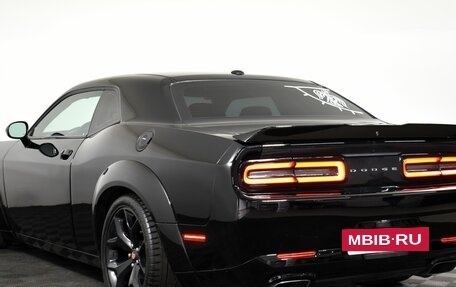 Dodge Challenger III рестайлинг 2, 2019 год, 4 750 000 рублей, 6 фотография