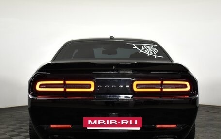 Dodge Challenger III рестайлинг 2, 2019 год, 4 750 000 рублей, 5 фотография