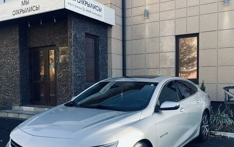 Chevrolet Malibu IX, 2018 год, 1 880 000 рублей, 1 фотография