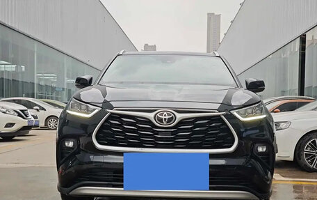 Toyota Highlander, 2022 год, 4 000 000 рублей, 4 фотография