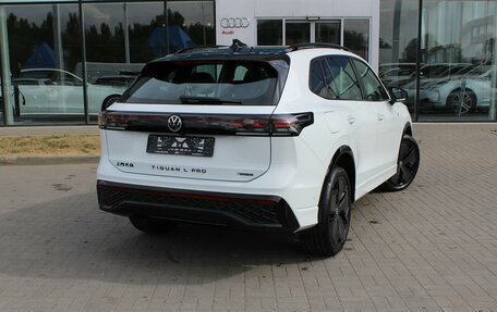 Volkswagen Tiguan, 2024 год, 6 850 000 рублей, 5 фотография