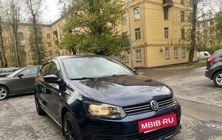 Volkswagen Polo VI (EU Market), 2011 год, 895 000 рублей, 2 фотография