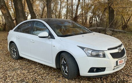 Chevrolet Cruze II, 2011 год, 800 000 рублей, 2 фотография