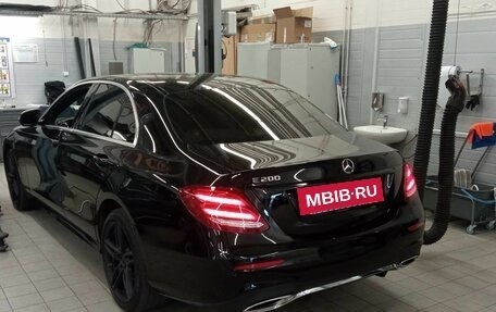 Mercedes-Benz E-Класс, 2019 год, 4 450 000 рублей, 3 фотография