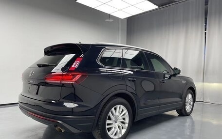 Volkswagen Touareg III, 2020 год, 4 800 000 рублей, 7 фотография