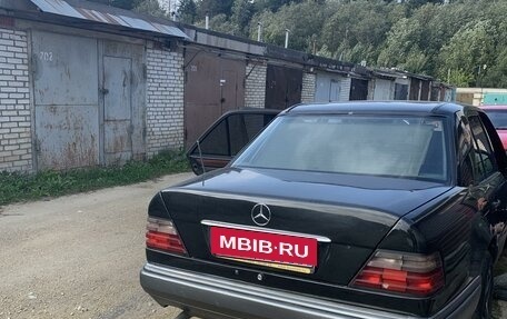 Mercedes-Benz E-Класс, 1994 год, 530 000 рублей, 6 фотография