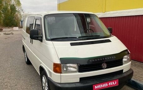 Volkswagen Transporter T4, 2000 год, 900 000 рублей, 1 фотография