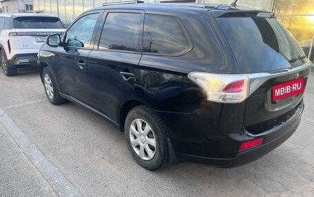 Mitsubishi Outlander III рестайлинг 3, 2012 год, 1 230 000 рублей, 5 фотография