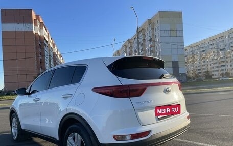 KIA Sportage IV рестайлинг, 2017 год, 2 200 000 рублей, 4 фотография