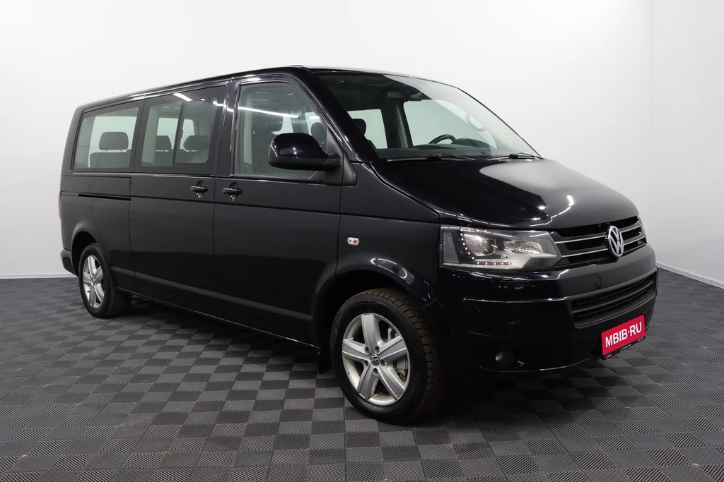 Volkswagen Multivan T6 рестайлинг, 2021 год, 2 649 000 рублей, 2 фотография