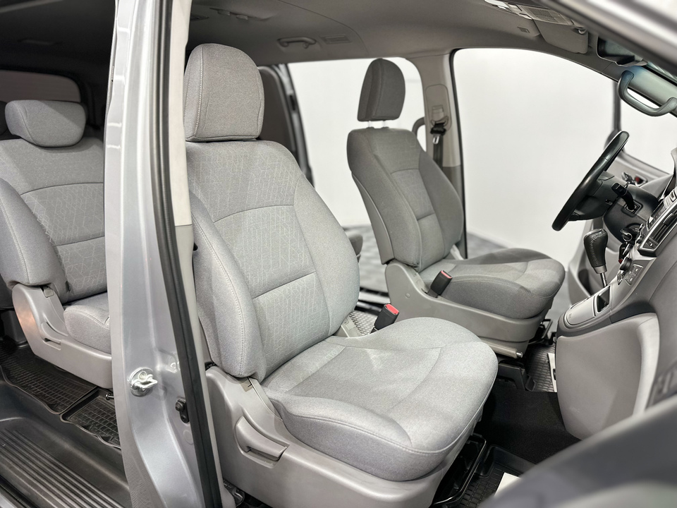 Hyundai H-1 II рестайлинг 2, 2021 год, 3 699 000 рублей, 14 фотография