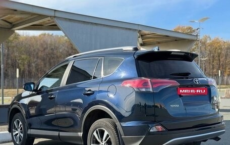 Toyota RAV4, 2018 год, 2 795 000 рублей, 10 фотография