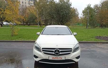 Mercedes-Benz A-Класс, 2015 год, 1 600 000 рублей, 3 фотография