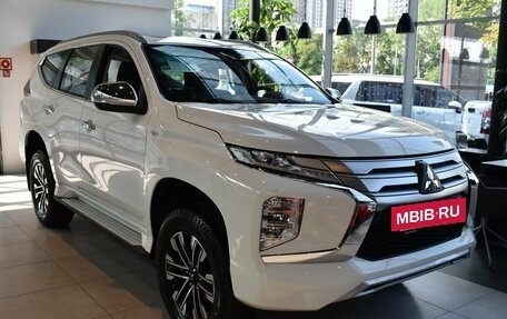 Mitsubishi Montero Sport, 2023 год, 6 450 000 рублей, 3 фотография