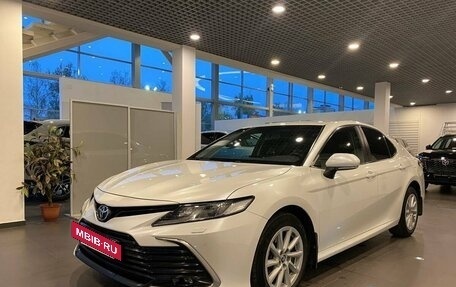 Toyota Camry, 2021 год, 3 705 000 рублей, 7 фотография