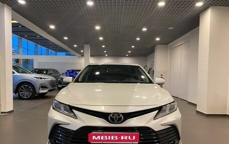 Toyota Camry, 2021 год, 3 705 000 рублей, 8 фотография