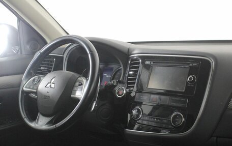 Mitsubishi Outlander III рестайлинг 3, 2014 год, 1 599 000 рублей, 9 фотография