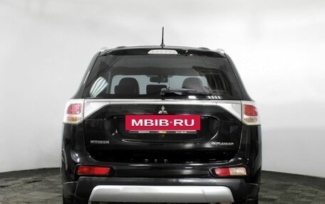 Mitsubishi Outlander III рестайлинг 3, 2014 год, 1 599 000 рублей, 6 фотография