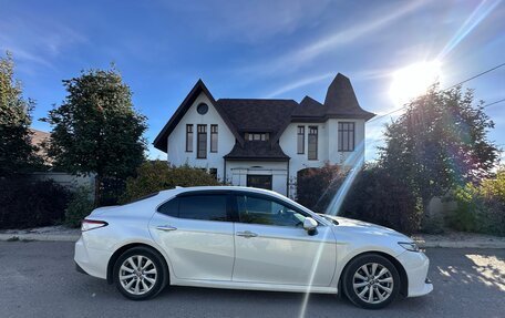 Toyota Camry, 2020 год, 3 300 000 рублей, 2 фотография