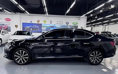 Skoda Superb III рестайлинг, 2021 год, 2 550 000 рублей, 4 фотография