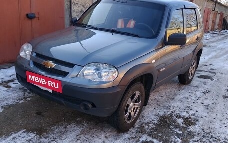 Chevrolet Niva I рестайлинг, 2018 год, 870 000 рублей, 4 фотография