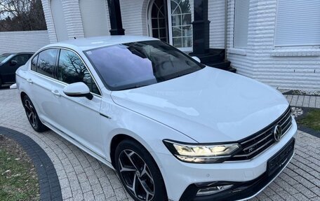 Volkswagen Passat B8 рестайлинг, 2020 год, 3 050 555 рублей, 2 фотография