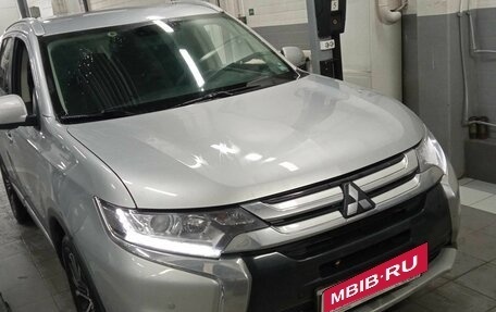 Mitsubishi Outlander III рестайлинг 3, 2018 год, 2 237 000 рублей, 2 фотография