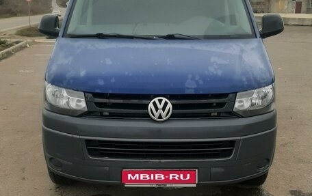 Volkswagen Transporter T5 рестайлинг, 2013 год, 2 100 000 рублей, 1 фотография