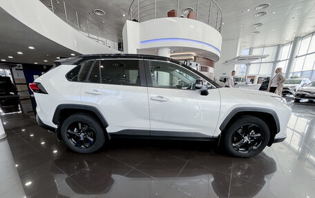 Toyota RAV4, 2020 год, 3 627 000 рублей, 4 фотография