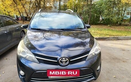 Toyota Verso I, 2013 год, 1 600 000 рублей, 2 фотография