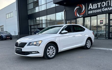 Skoda Superb III рестайлинг, 2019 год, 2 130 000 рублей, 2 фотография