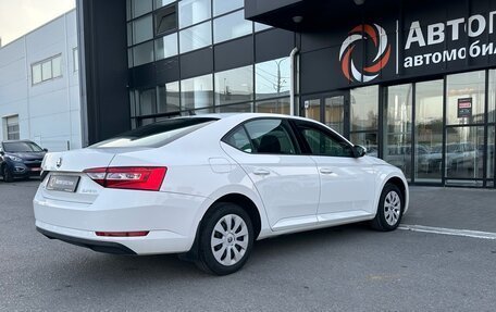 Skoda Superb III рестайлинг, 2019 год, 2 130 000 рублей, 4 фотография